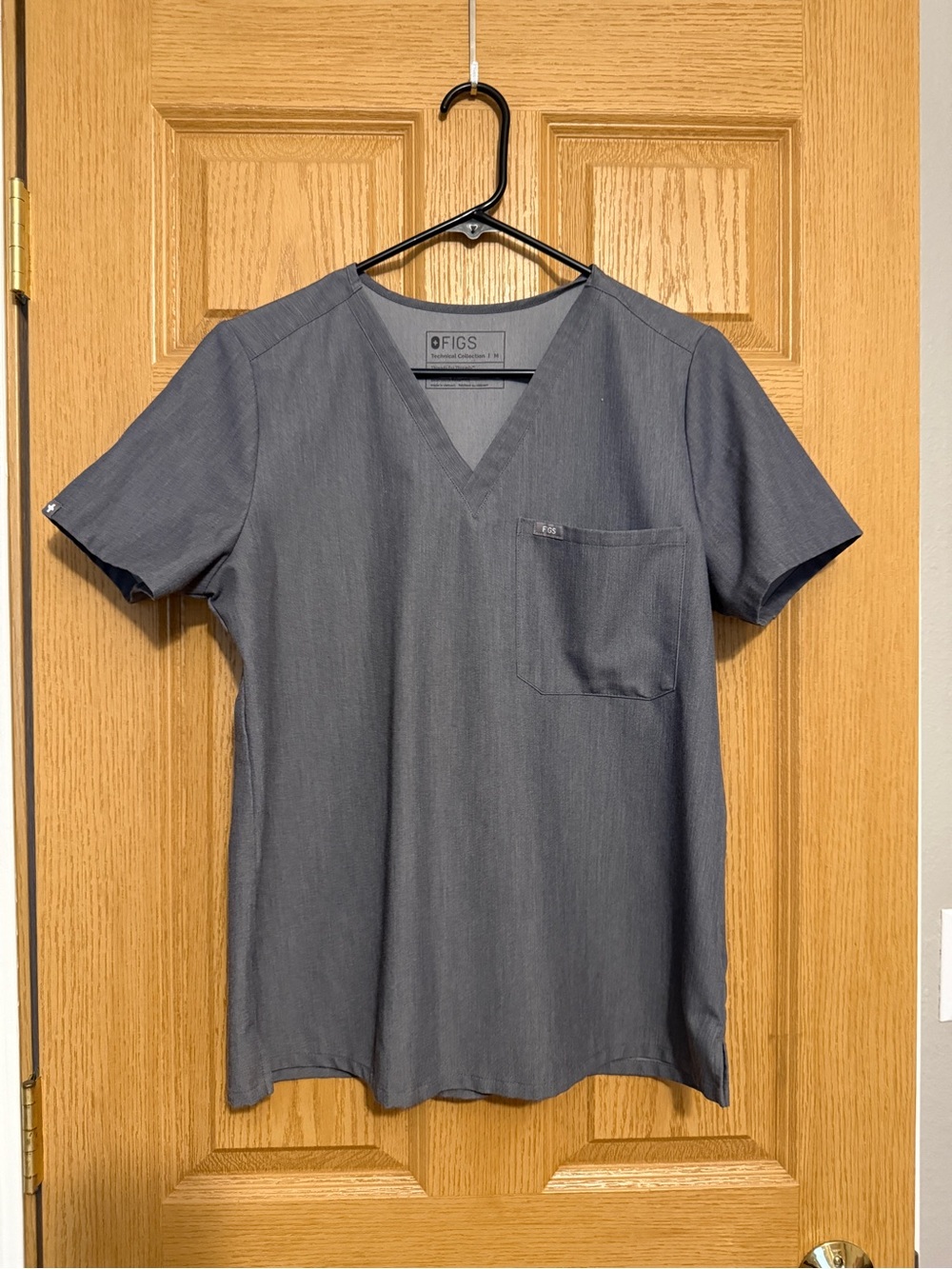 FIGS Women’s V-Neck Scrub Top - Gray